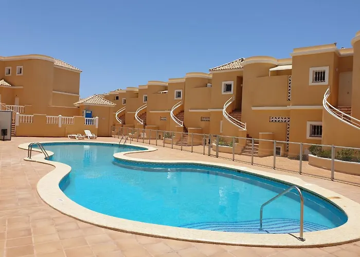 Mit Beheiztem Gemeinsamem Pool By Interhome